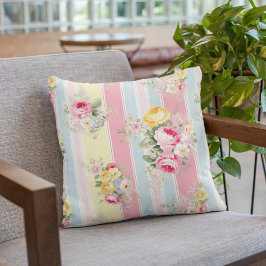 Roze bloemgestreepte kussen