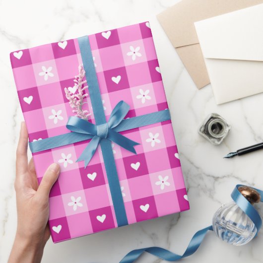 Roze Bloemhartjes Cadeaupapier (Geschenken)