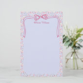 Roze Bloemige Coquette Strik Custom Naam Briefpapier (Staand voorkant)