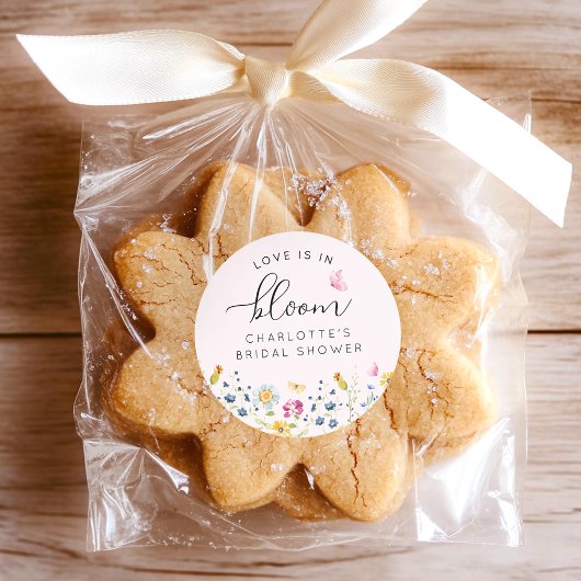 Roze bloemige liefde staat in bloei ronde sticker