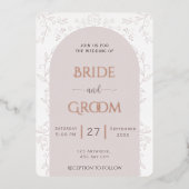 Roze bloemontwerp & gouden roos touch bruiloft folie uitnodiging (Voorkant)