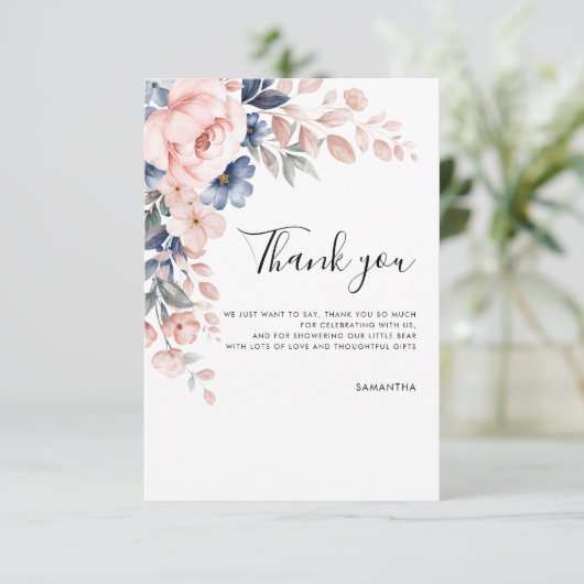 Roze Bloemschrift Babyfeestje Bedankkaart (Staand voorkant)