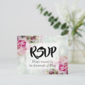 Roze Bloemstuk Roos Bruiloft RSVP Briefkaart (Staand voorkant)