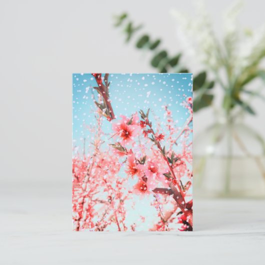 Roze bloesems en vliegbladen (of sneeuw?) briefkaart (Staand voorkant)