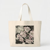  roze bloesems op een tak grote tote bag (Voorkant)