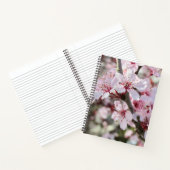 Roze bloesems Red Stems. Notitieboek (Binnen)