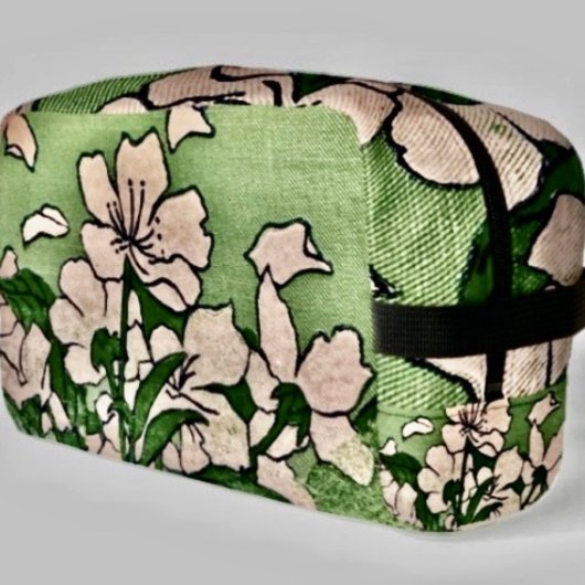 Roze Bloesemwaterval  Toilettasje