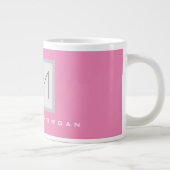Roze blote monogram Moderne Minimale Naam Initiale Grote Koffiekop (Rechts)