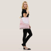 Roze Blush Agate met Gold Ribbon Elegant Tote Bag (Op model)