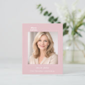 Roze blush foto verjaardagsuitnodiging (Staand voorkant)