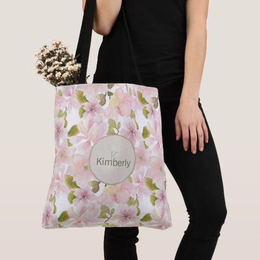 Roze Blush Magnolia Bloem Initialen Monogram Tote Bag (Dichtbij)