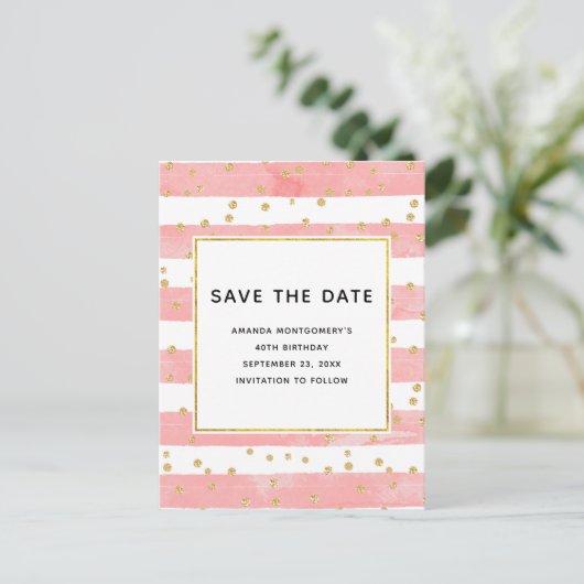 Roze Blush Stripes en Gold Confetti Save the Date Uitnodiging Briefkaart (Staand voorkant)