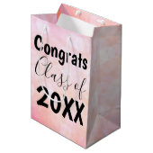 Roze Bokeh Congrats Afstuderen Gift Bag Medium Cadeauzakje (Voorkant Gekanteld)