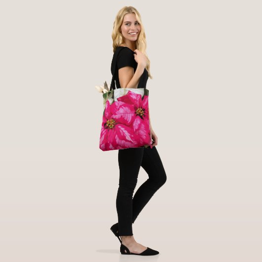Roze bonte Poinsettia Holiday Canvas tas (Op model)