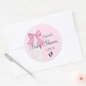 Roze Boog en Wit Kant Baby shower Favor Ronde Sticker (Envelop)