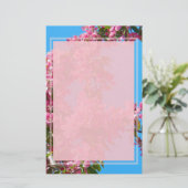 Roze boombloesem en blauwe hemel briefpapier (Staand voorkant)