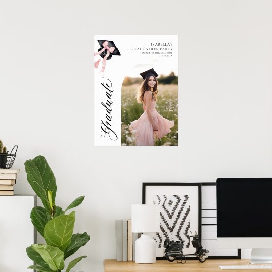 Roze Bow Coquette Graduation Cap Afstuderen Welkom Poster (Thuiskantoor)