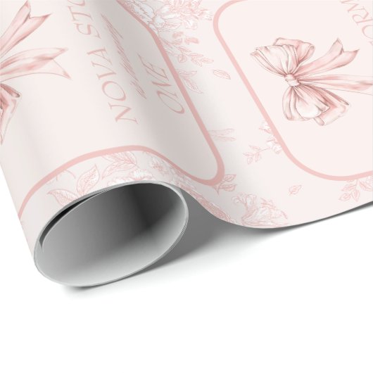 Roze Bow Coquette Toile Milestone Custom Verjaarda Cadeaupapier (Rol Hoek)