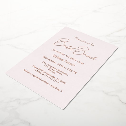 Roze bridal Brunch Calligraphy Script Folie Uitnodiging (Gedraaid)