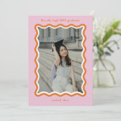 Roze Bright Squigggles Afstuderen Aankondiging Kaa (Staand voorkant)