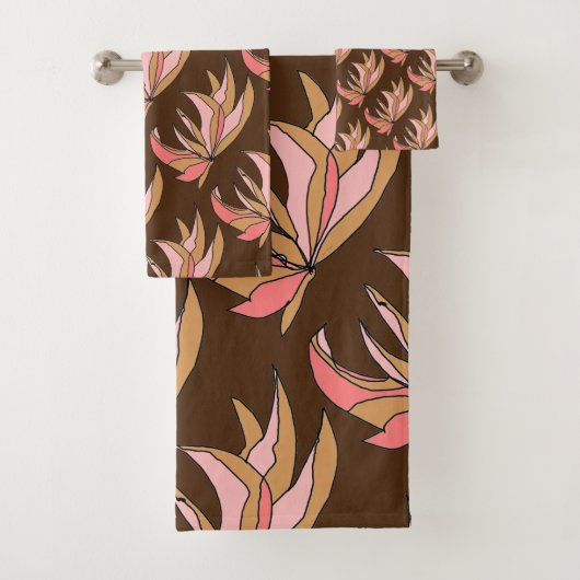 Roze Bruin Root Plant op Bruin Bad Handdoek (Insitu)