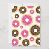 Roze & Bruine Strooidonuts Modern Verjaardagsfeest Kaart (Achterkant)