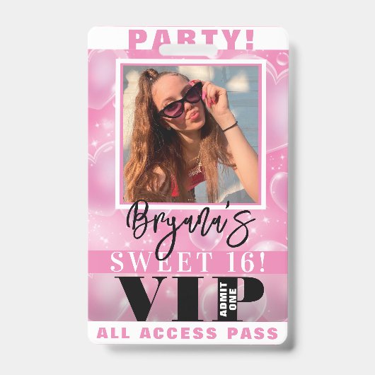 Roze Bubble Hearts Verjaardagsfeest VIP Pas Badge (Voorzijde)