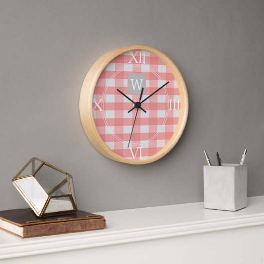 Roze Buffalo geplakt monogram klok (Kantoor)
