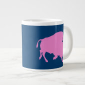 Roze buffel-logo met winkelspoel grote koffiekop (Voorkant rechts)