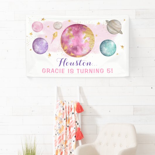 Roze Buitenruimte Galaxy Roze Gouden Verjaardagsfe Spandoek (Insitu)