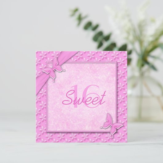Roze Butterflies Sweet Sixteen Uitnodiging (Staand voorkant)