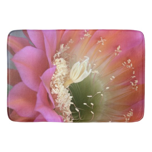 Roze Cactus-bloem in de woestijn Badmat (Voorkant)