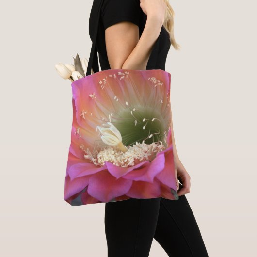 Roze cactus-bloem in de woestijn tote bag (Dichtbij)