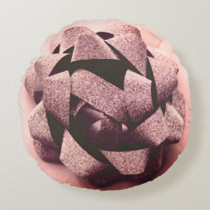 Roze cadeaus feeststrik rond kussen