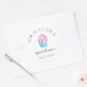 Roze cake uit de keuken van de bakkerij ronde sticker (Envelop)