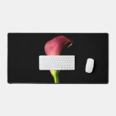 Roze Calla Lily Elegante foto zwarte achtergrond Bureaumat (Keyboard & Muis)