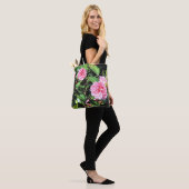 Roze Camellias digitaal schilderen over de Canvas Tote Bag (Op model)