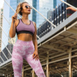 Roze Camo Girly Camouflage Leggings<br><div class="desc">Roze militaire camo girly digitale camouflage achtergrond ontwerp op leggings / yogabroeken. Geweldig voor dagelijks draag,  trainen of gewoon rondhangen.</div>