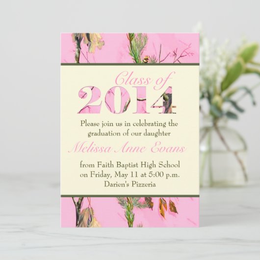 Roze Camo-klasse van de uitnodiging van Afstuderen (Staand voorkant)