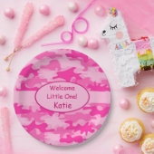 Roze Camo Name Personalized New Baby Girl Papieren Bordje (Feest)