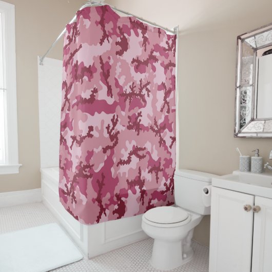 Roze camouflage douchegordijn (In situ)
