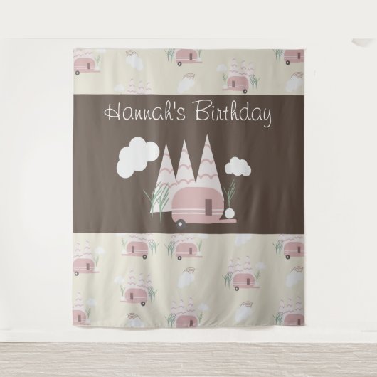 Roze Camper Camping Verjaardagsfeest Wandkleed (Voorkant)