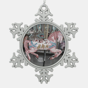 Roze carrouselpaard tin sneeuwvlok ornament