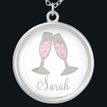 Roze champagne Gepersonaliseerde Bridesmaid Wedden Zilver Vergulden Ketting<br><div class="desc">Voorziet een originele markeringsillustratie van twee glazen bubbly roze champagne. Ideaal voor verlovingen, bruiloften, vrijgezellenfeesten, bacheloretfeesten en nog veel meer! Eenvoudig personaliseer met uw informatie van de bruidspartij. De ontwerper is beschikbaar aan creëer en uploadt douaneontwerpen om de kleuren en de thema's van uw bruiloft aan te passen-klik "deze Ontwerper"vragen...</div>