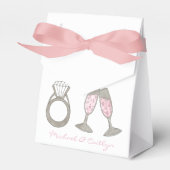 Roze Champagne Personalized Wedding Diamond Ring Bedankdoosjes (Voorkant Zijde)