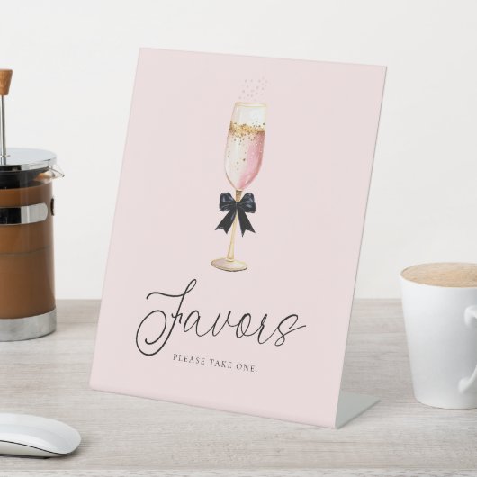 Roze Champagne Vrijgezellenfeest Favors Sign Reclamebord Met Voetstuk (Insitu)