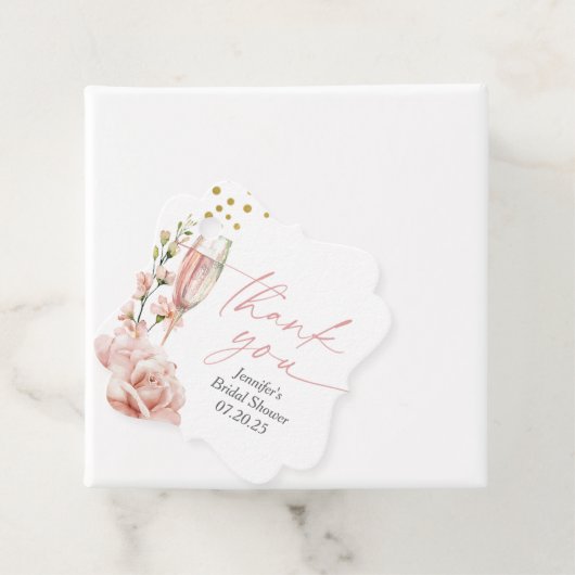 Roze champagneglas moderne bruids brunch bedankjes labels (In situ)