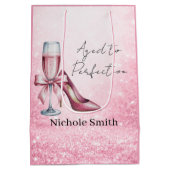 Roze Champaigne Glas Verouderd Tot Perfecte Verjaa Medium Cadeauzakje (Achterkant)