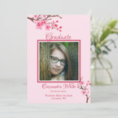 Roze Cherry Blossom Graduation Party Invitation Aankondiging (Staand voorkant)