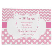 Roze Chevron & Witte Polka Dots Baby shower Party Groot Cadeauzakje (Achterkant)